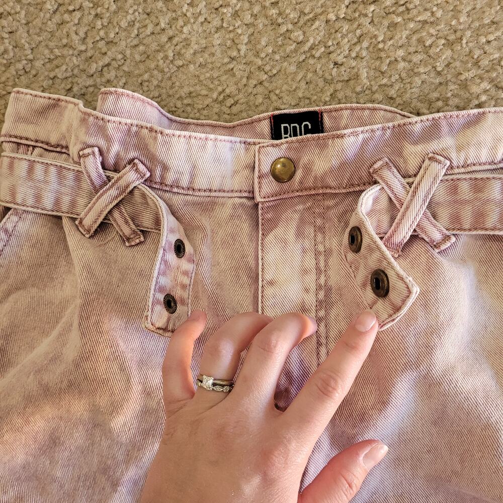 Urban Outfitters‎ BDG Women's High Rise Paperbag Belted Cora Shorts. Size 26 - Picture 4 of 9